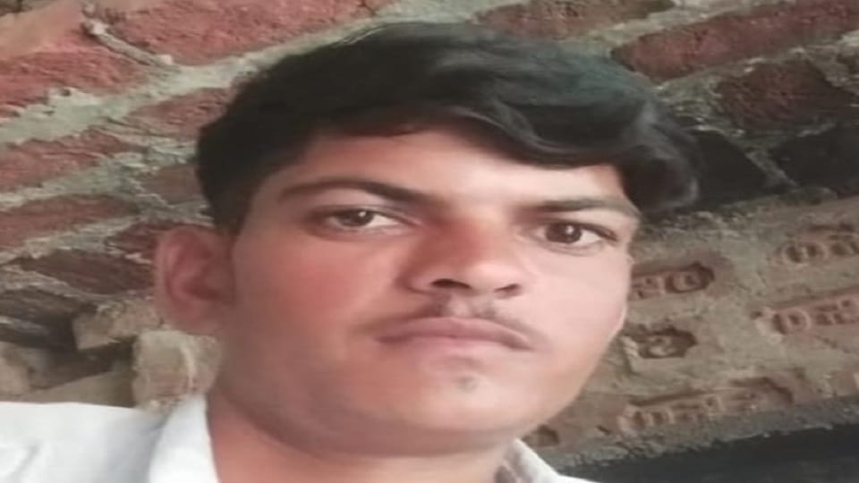 Dead body of debt-ridden laborer found hanging