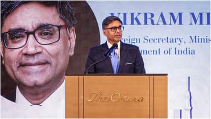 रायसीना टोक्यो में बोलते विदेश सचिव विक्रम मिस्री।