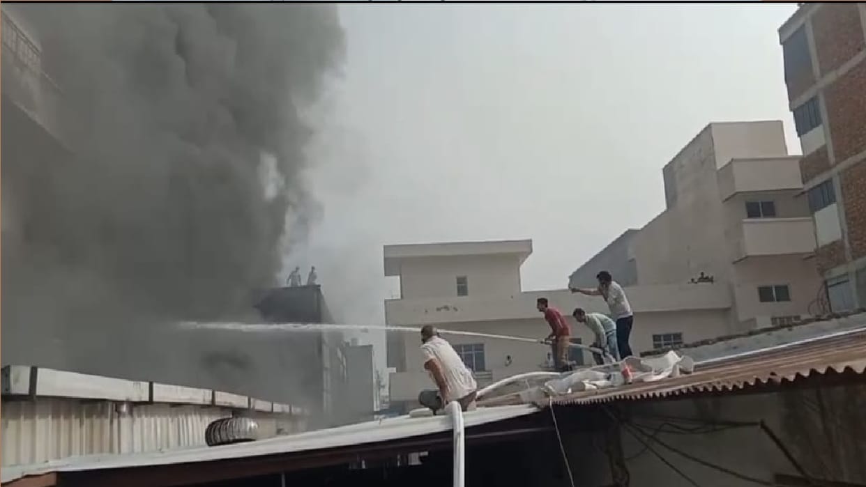 fire in printing factory in Rai Industrial area of Sonipat, fire car called from Panipat, Jhajjar and Rohtak