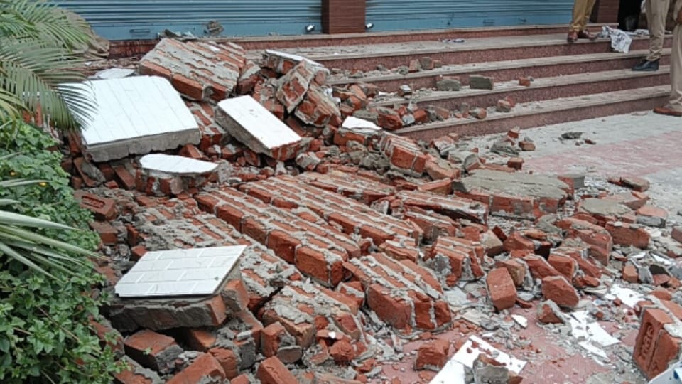 Labourer Crushed to Death as Kajaria Showroom Wall Collapses in Modipuram Storm