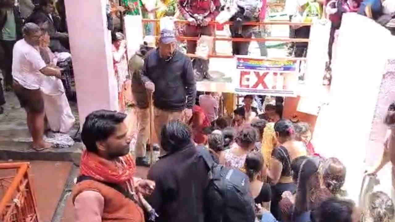 Surya Kund in Yamunotri Dham Pilgrims boil rice in Surya Kund and take it home as prasad Chardham yatra 2025
