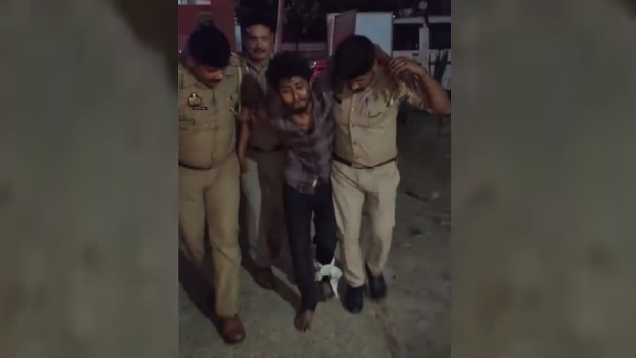 The accused of attacking his girlfriend's friend tried to escape by snatching the constable's gun