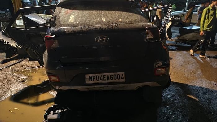 Bhopal Road Accident Car collided with tree three friends died and one injured
