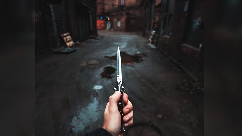 A minor attacked a neighbour with a knife in the Mahendra Park area