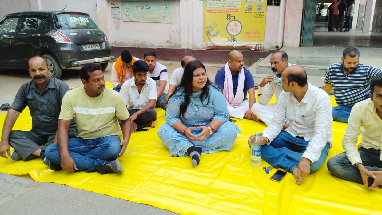 Health centre locked pregnant woman gives birth on floor video goes viral BJP Leader stages protest