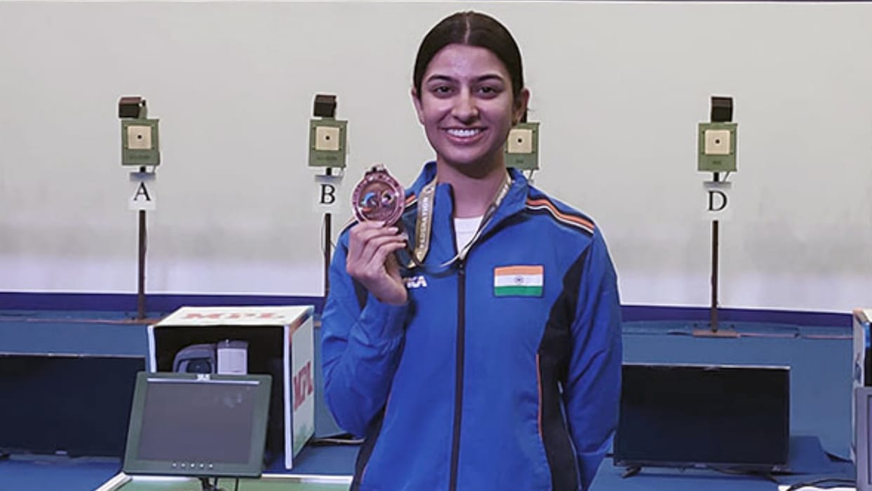 Olympian Mairaj Ahmad Khan and Ganemat Sekhon finished on top in skeet finals of shotgun national trials