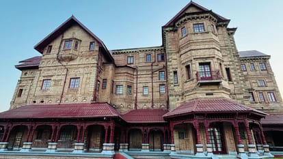 One month after the Pahalgam attack, less crowd is seen from Raghunath Bazaar to Amar Mahal