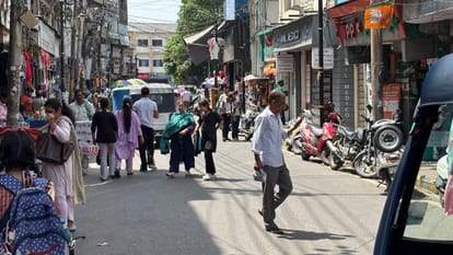 One month after the Pahalgam attack, less crowd is seen from Raghunath Bazaar to Amar Mahal