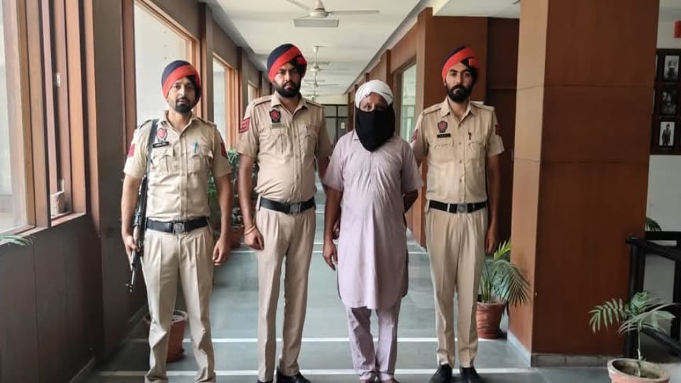 Son killed his elderly father and burnt body inside the house in Bathinda