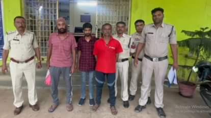 पुलिस की गिरफ्त में आरोपी