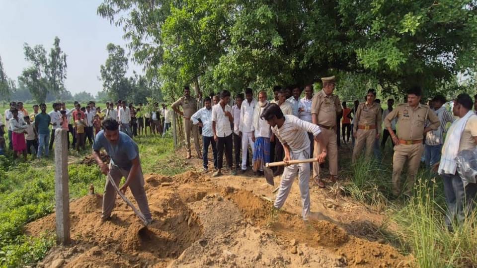 body of married woman was taken out of grave and sent for postmortem In Sitapur