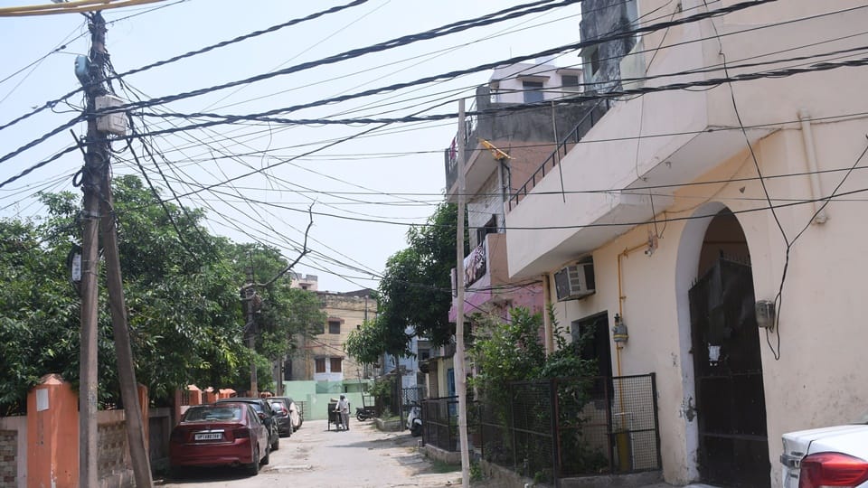Moradabad Photo: Due to lightning during storm and rain, appliances of houses got damaged, children survived