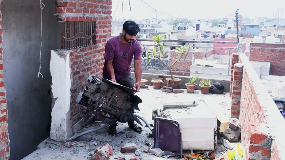 Moradabad Photo: Due to lightning during storm and rain, appliances of houses got damaged, children survived