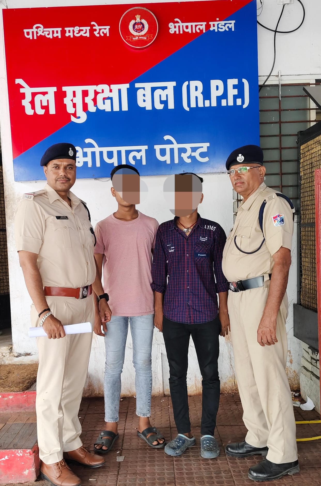 Bhopal: Two missing deaf and mute minors from Jharkhand were sitting in a train in a frightened state, RPF res