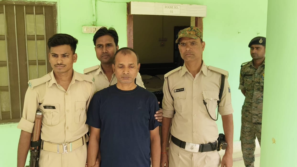 bihar news : bihar land record bihar mutation bribe vigilance raid in madhubani bihar bhumi department