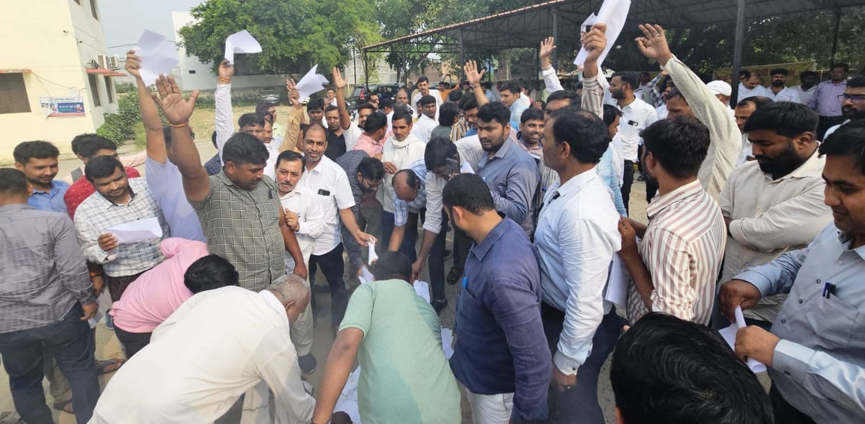 Electricity Distribution Corporation found solution to strike now help will be taken from ex-servicemen and IT