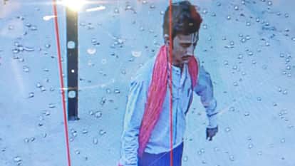 thief poses as devotee tilak steals from temple caught on cctv