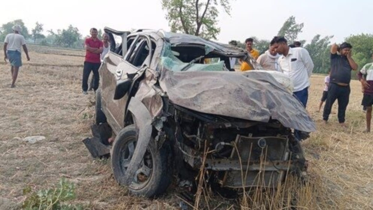 In Gorakhpur, Car of baraatis overturned, groom's brother died, four injured