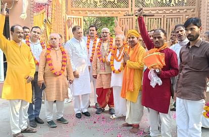 UP: चित्तौड़ के लिए रवाना हुई गीता संदेश यात्रा...किया गया स्वागत, जन-जन तक पहुंचेंगे भगवान श्रीकृष्ण के संदेश Geeta Sandesh Yatra left for Chittor was welcomed