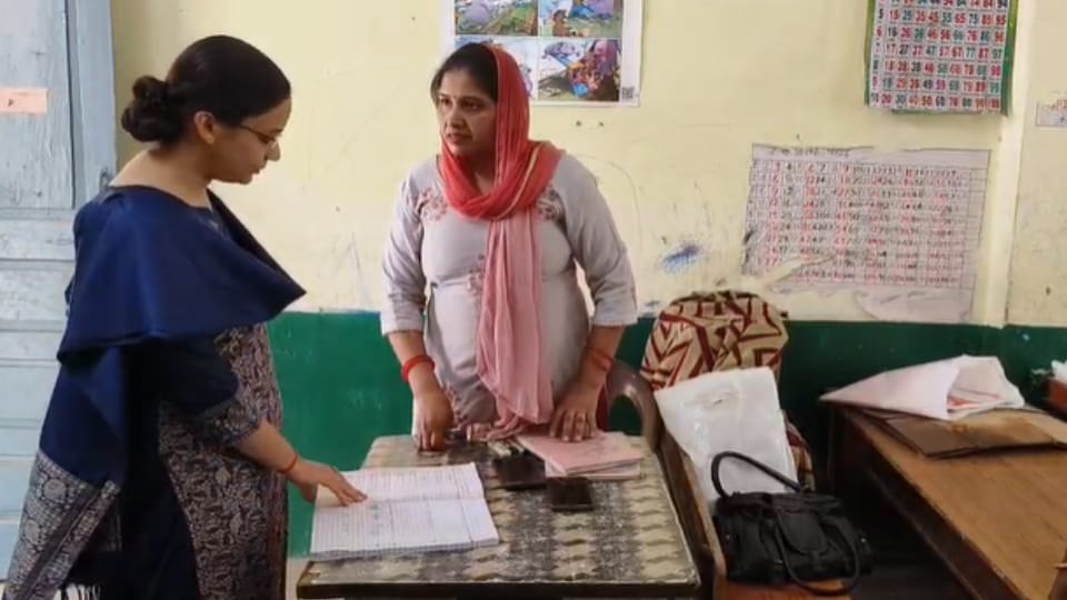 Saharanpur: Insects found in the porridge packets distributed from Anganwadi Centre, samples sent to Meerut