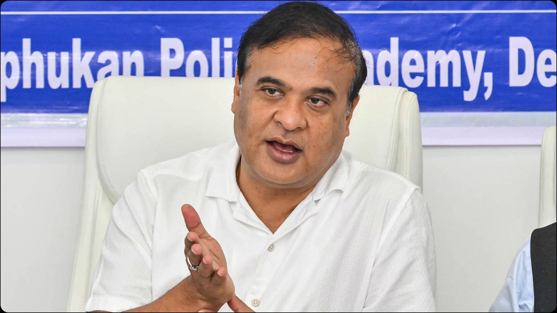 Politics: 'इंदिरा पूर्वोत्तर के लिए सुरक्षित कॉरिडोर नहीं बना पाईं', सीएम सरमा ने नेहरू की भी गिनाई असफलता
