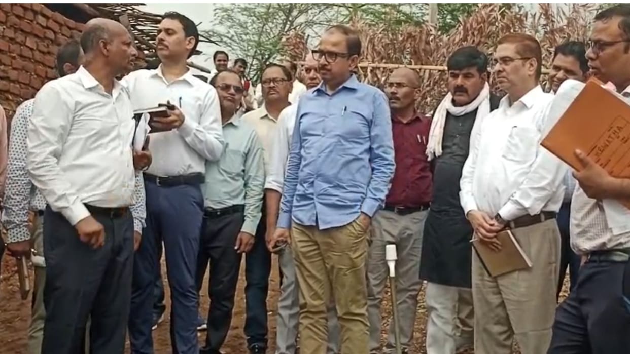 Nodal officer reached Sonanchal investigated the reality of drinking water project visited Chopan cow shelte