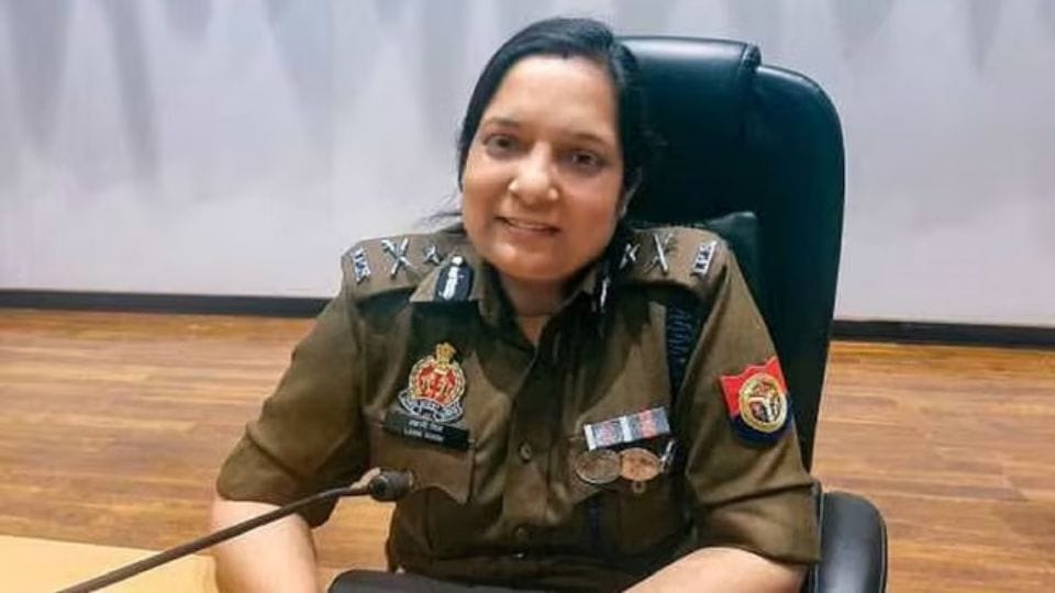 Police commissioner took action against nine people including one TI and two TSIs for traffic chaos in Noida