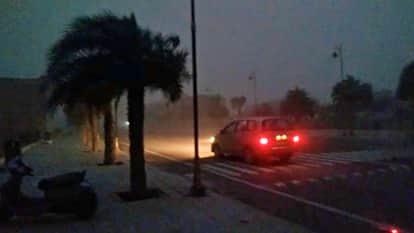 Six people injured due to falling of electricity poles and trees due to storm; fire broke out at many places