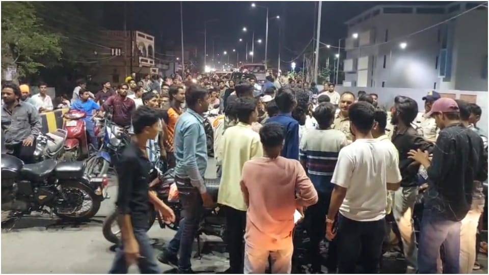 Ratlam News Hindu Leader Slapped and Threatened Over Tilak in Muslim-Dominated Area Communal Tension