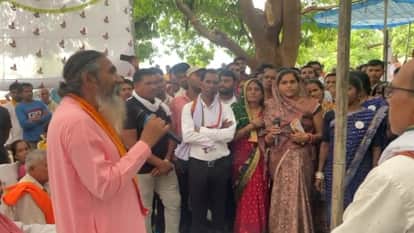MP Bhojraj Nag shows his fierce side scolds an officer in a crowded camp in Kanker