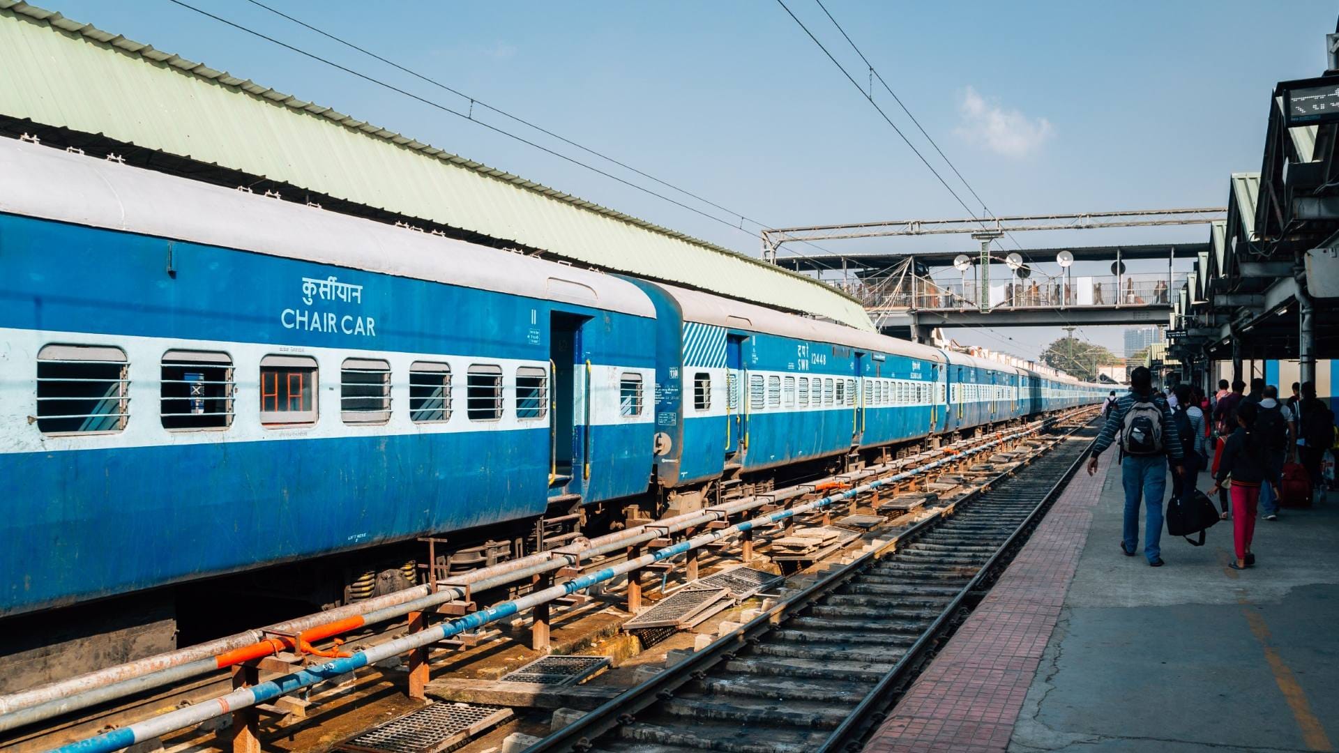 Why Do Indian Trains Have An X Mark On The Last Coach know the reason interesting facts