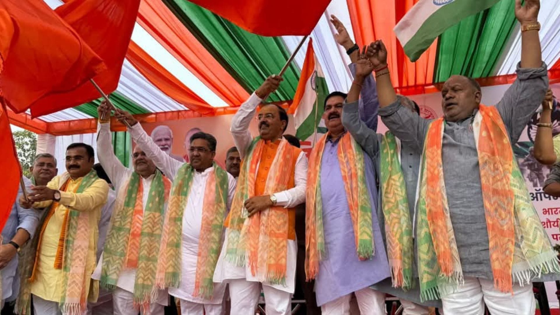 Tiranga Yatra in varanasi public salutes Operation Sindoor Jai Hind Jai Bharat echoed in streets