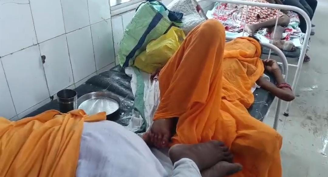 Muzaffarpur Hospital Crisis: Patients Use Utensils to Save Themselves from Leaks in Largest Medical Facility