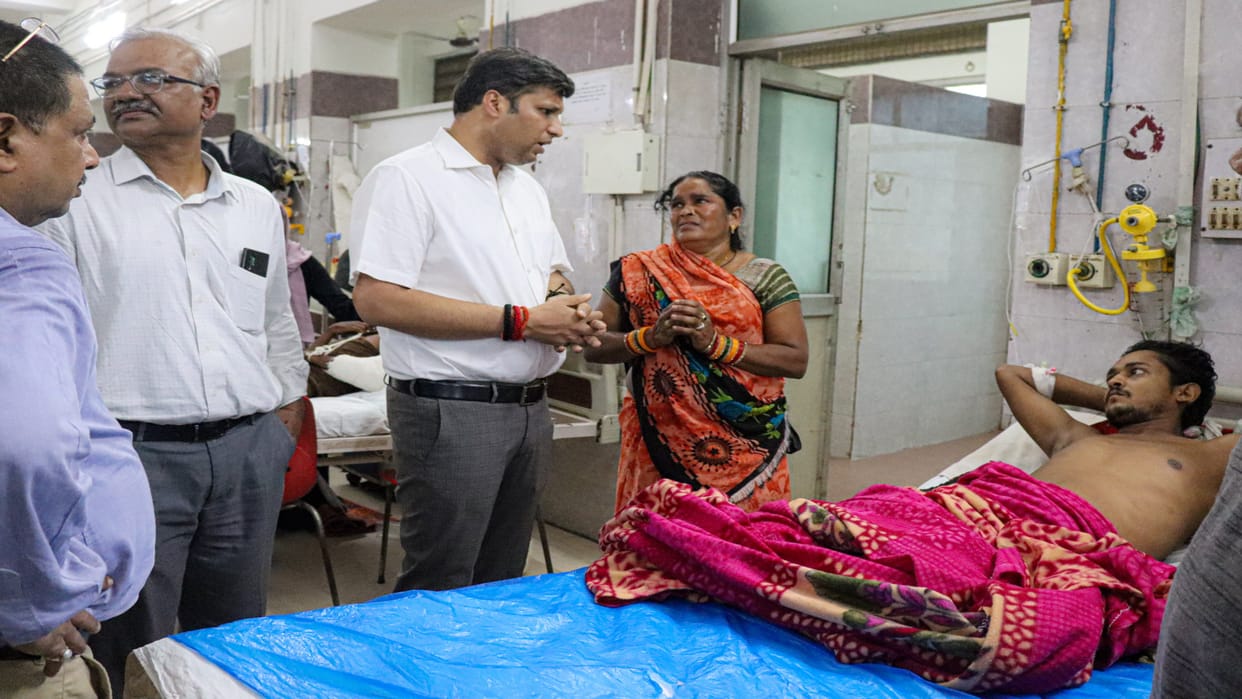 After the harsh comments of the High Court, even the DM rushed to SRN Hospital
