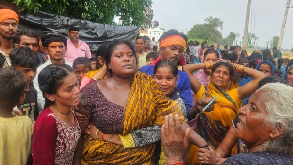 Gorakhpur News:11-Year-Old Dies After Hockey Ball Hits Stomach in Gorakhpur Tragedy Strikes Family Again