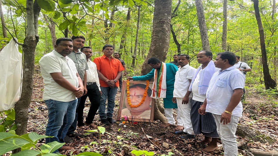 Congress leaders paid tribute to the leaders who lost their lives in the Jheeram attack in Jagdalpur