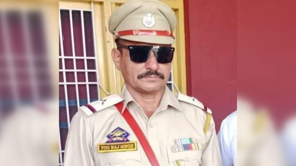 Animal smugglers hit police personnel with their vehicle, one officer died