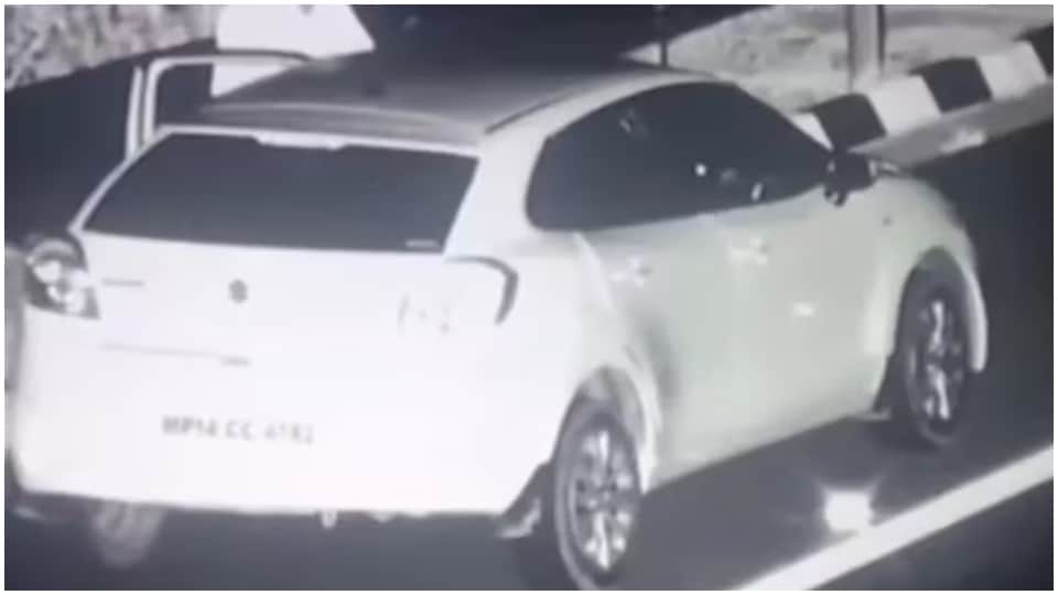 MP Leader Viral Video Controversy Leader Caught in Obscene Act on Road Disowned by BJP and Community