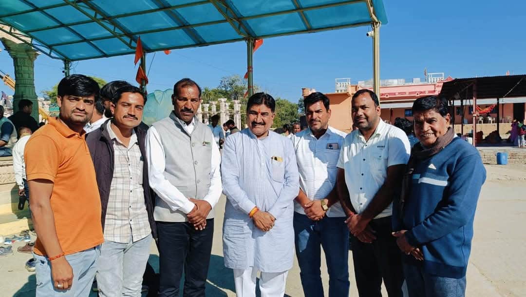 MP Leader Viral Video Controversy Leader Caught in Obscene Act on Road Disowned by BJP and Community