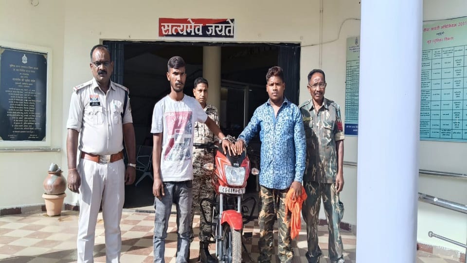 young man who was going to give Rs 30000 to his elder mother was robbed in Jagdalpur