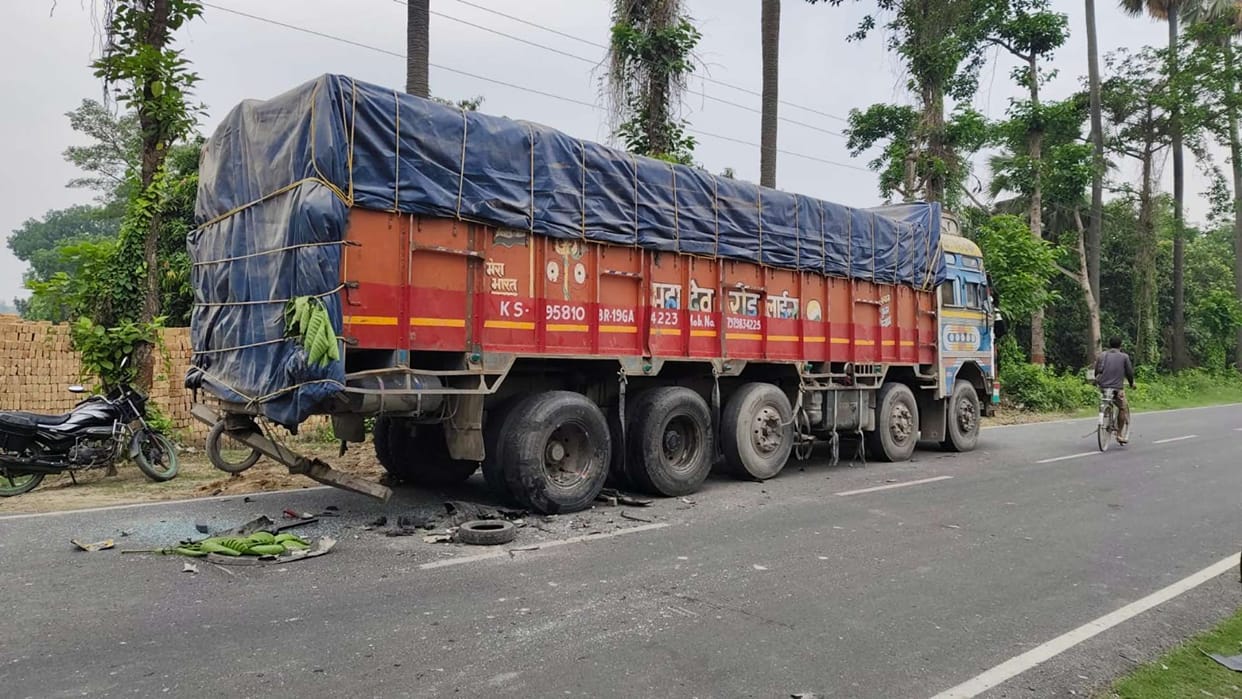 fatal car truck collision motihari two dead three injured