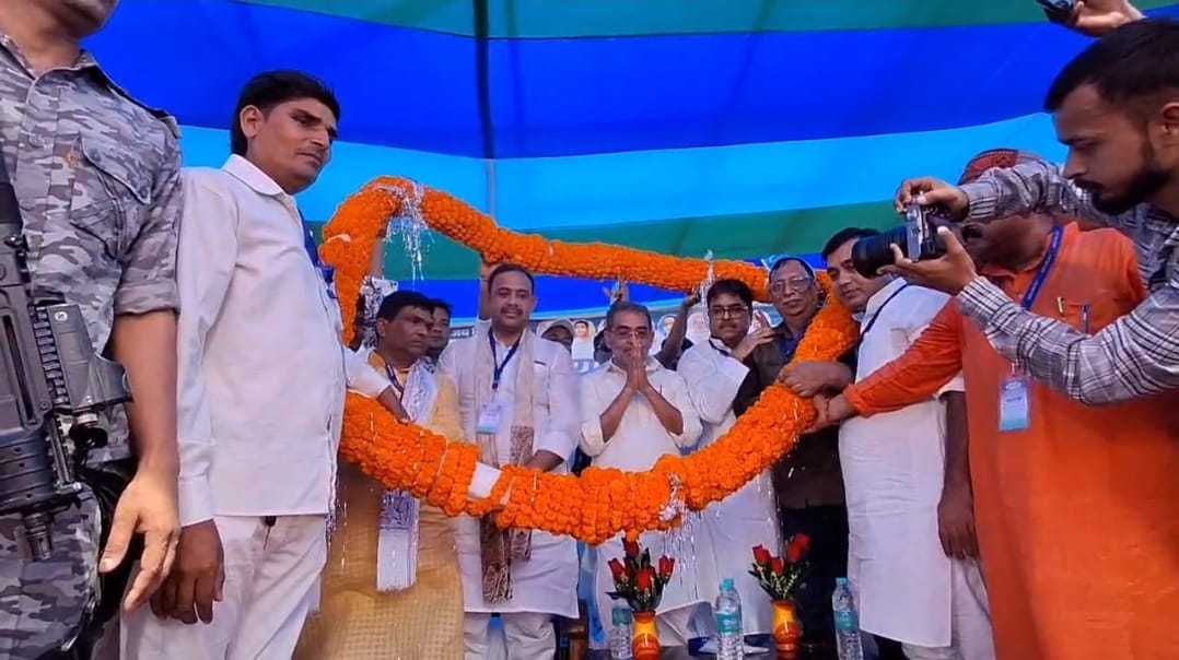 Bihar Political News: Upendra Kushwaha showed political strength before PM visit