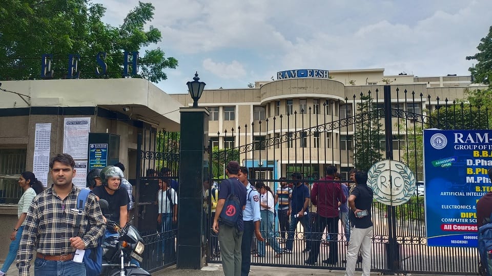 UPSC prelims exam is being held at 44 examination centers in Gautam Buddha Nagar