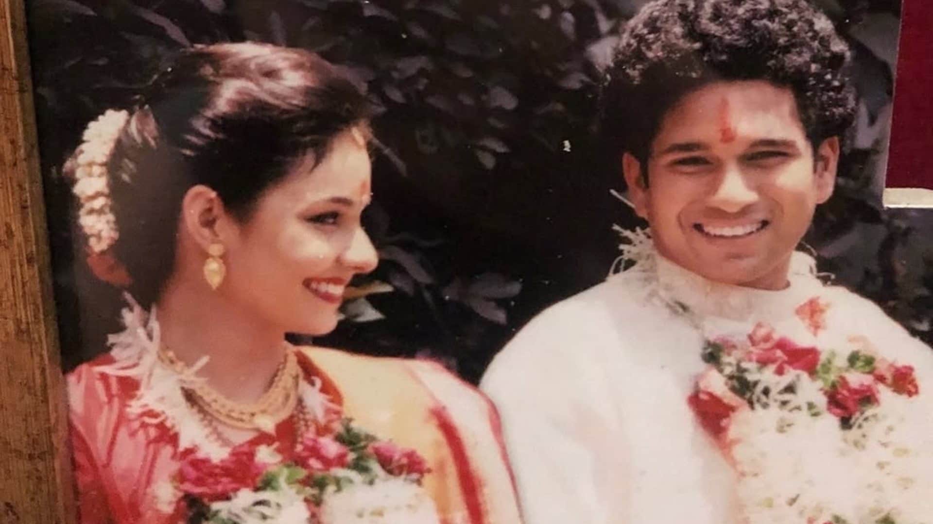Sachin Tendulkar Anjali Wedding Anniversary completed 30 years of marriage Sara Tendulkar posted photos see