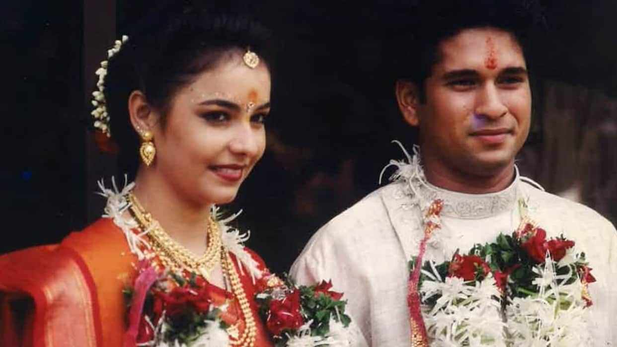 Sachin Tendulkar Anjali Wedding Anniversary completed 30 years of marriage Sara Tendulkar posted photos see