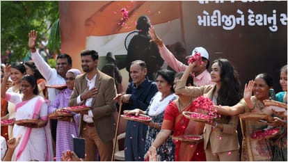 PM Modi roadshow in Vadodara Gujarat: Indian Army officer Colonel Sofiya Qureshi Family shower flower petals