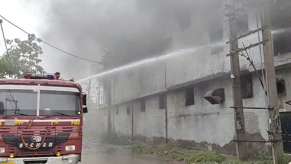 fire broke out in a plastic factory in Bahadurgarh