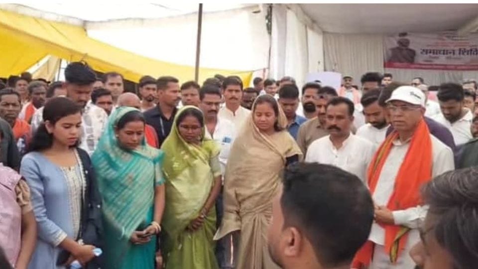 A tent worker died due to electric shock at Samadhan Camp in Surajpur