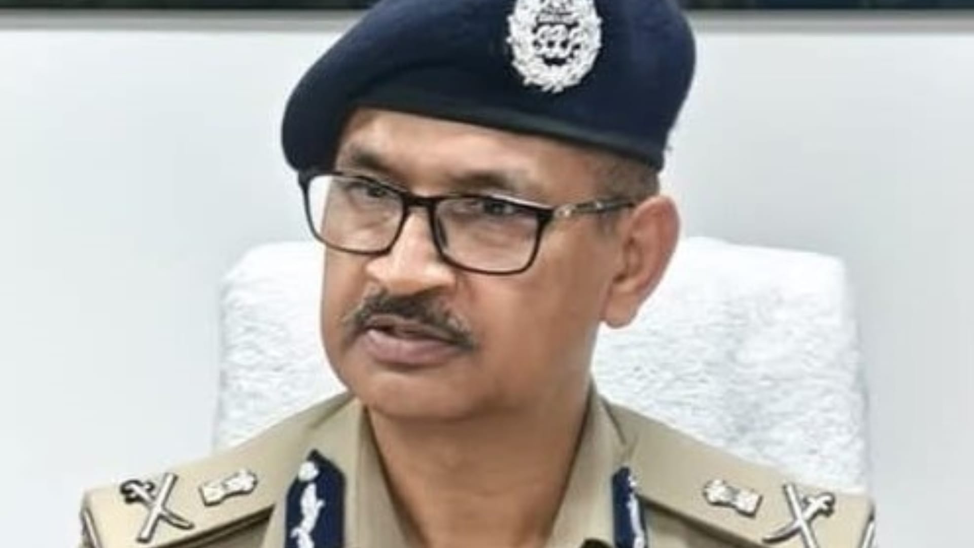 बिहार डीजीपी विनय कुमार मंगलवार को देर रात तक इसपर काम करते रहे।