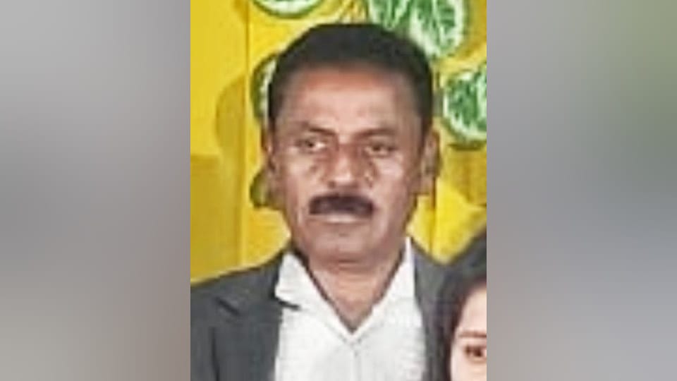 accused of murder of former Pradhan and his son arrested in police encounter in tundla